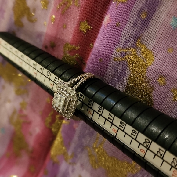 Multiple Sizes Available Ring - Picture 3 of 3